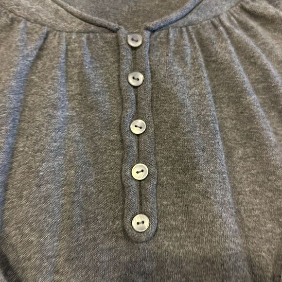 525 America Women’s Grey Give Button 3/4 Sleeve Top - Picture 4 of 6